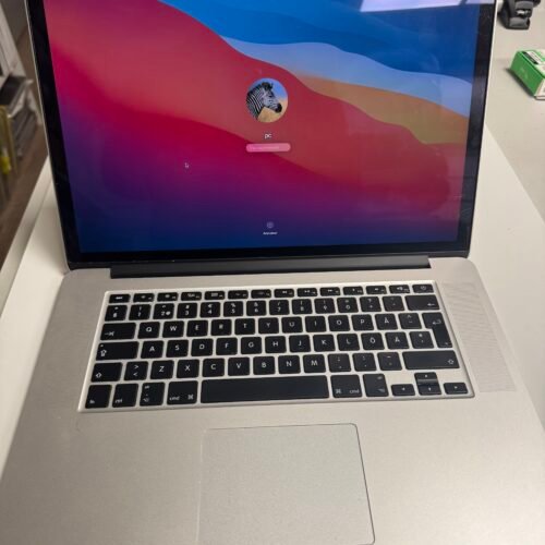 MacBook Pro 15-inch Mid 2014 – 16GB / 250GB SSD